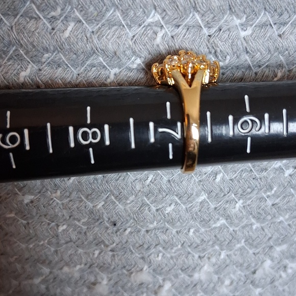 GOLD AND FAUX DIAMOND RING - Picture 4 of 4